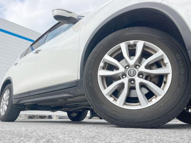 【純正アルミホイール】外観にマッチした純正アルミホイールを装着しております。各種社外アルミホイールや、スタッドレスタイヤも取扱いしております。是非ご相談ください♪