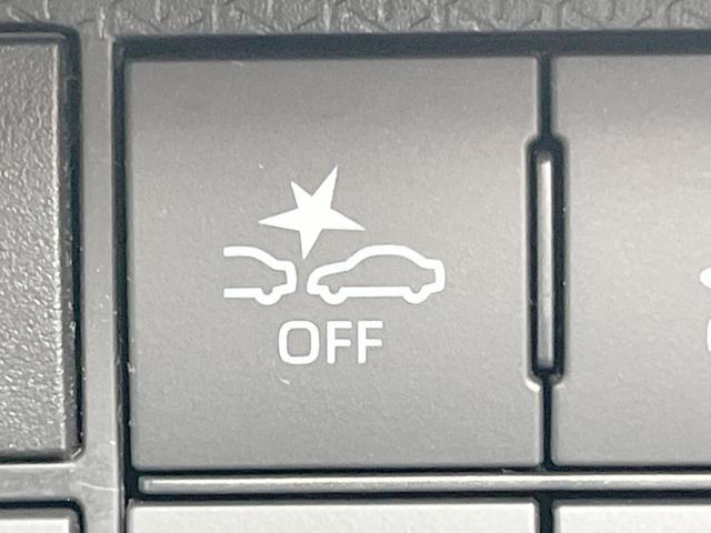 【スマートアシスト】走行中に前方の車両等を認識し、衝突しそうな時は警報とブレーキで衝突回避と被害軽減をアシスト。より安全にドライブをお楽しみいただけます。