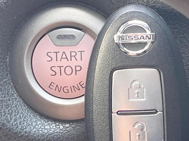 【インテリジェントキー】カバンやポケットに入れたままでもドアの施錠・解錠が可能なスマートキーを装備。エンジンのオン・オフ時もカギを取り出す必要が無いからとっても便利です♪