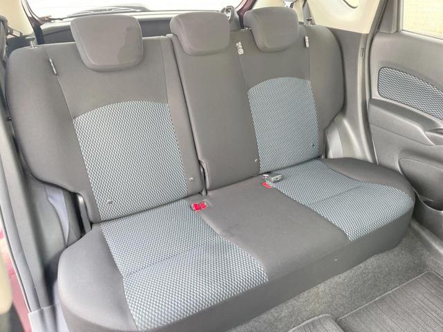 後部座席も気になるようなキズ・汚れやへたり等、大きなダメージはなく、良好な状態です。
