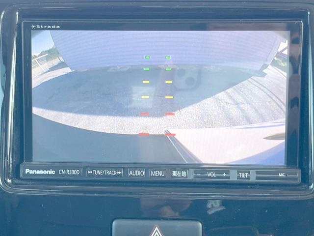 【バックカメラ】駐車時に後方がリアルタイム映像で確認できます。大型商業施設や立体駐車場での駐車時や、夜間のバック時に大活躍！運転スキルに関わらず、今や必須となった装備のひとつです！