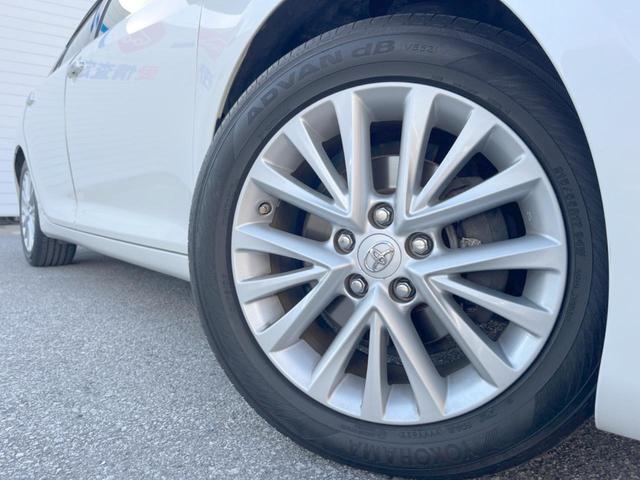 【純正１７インチアルミホイール】外観にマッチした純正アルミホイールを装着しております。各種社外アルミホイールや、スタッドレスタイヤも取扱いしております。是非ご相談ください♪