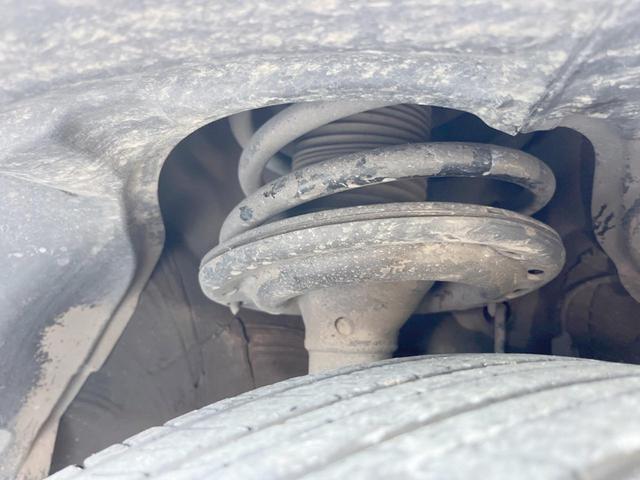 お車を安心してお乗りいただく為には、足回りの定期点検が欠かせません。サービスサポート（有償保証）では無料点検もご提供しており、安心のカーライフをお過ごしいただけるサポート体制が整っています。