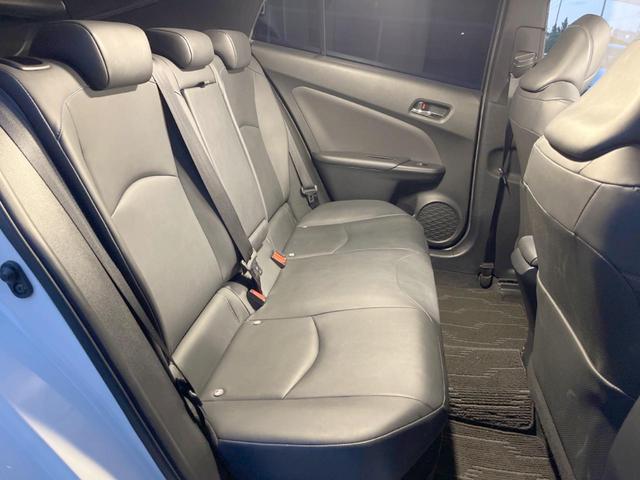 後部座席も気になるようなキズ・汚れやへたり等、大きなダメージはなく、良好な状態です。