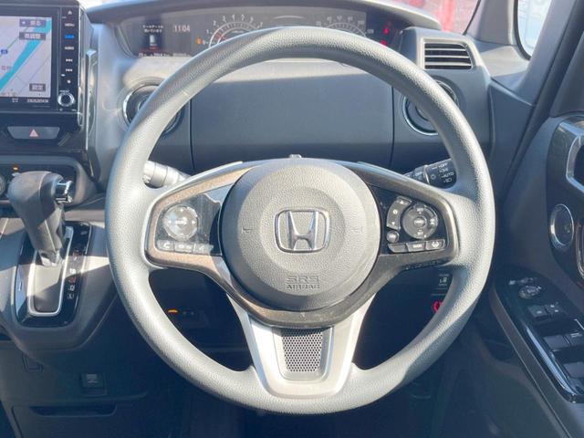 ステアリングも使用感が少なく、きれいな状態となっております♪