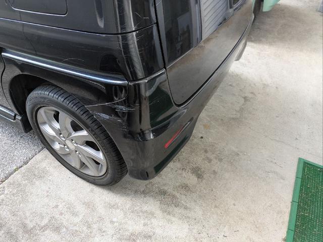 バンパー左側擦り傷タッチアップ補修