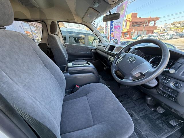 ハイエースワゴン ＧＬ　１０人乗り・左側パワースライドドア・電動格納ミラー・プッシュスタート・スマートキー・ワンセグＴＶ・Ｂｌｕｅｔｏｏｔｈ・ＤＶＤ・ＣＤ・リアクーラー・ＥＴＣ・ＬＥＤヘットライト・フォグランプ・バックカメラ（9枚目）