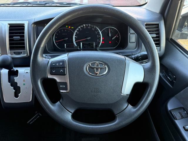 ハイエースワゴン ＧＬ　１０人乗り・左側パワースライドドア・電動格納ミラー・プッシュスタート・スマートキー・ワンセグＴＶ・Ｂｌｕｅｔｏｏｔｈ・ＤＶＤ・ＣＤ・リアクーラー・ＥＴＣ・ＬＥＤヘットライト・フォグランプ・バックカメラ（18枚目）