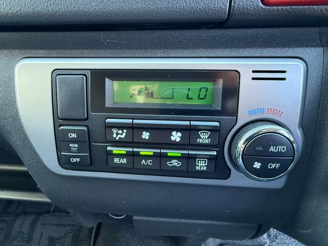 ハイエースワゴン ＧＬ　１０人乗り・左側パワースライドドア・電動格納ミラー・プッシュスタート・スマートキー・ワンセグＴＶ・Ｂｌｕｅｔｏｏｔｈ・ＤＶＤ・ＣＤ・リアクーラー・ＥＴＣ・ＬＥＤヘットライト・フォグランプ・バックカメラ（26枚目）