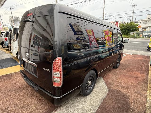 ハイエースバン ロングワイドスーパーＧＬ　・Ｂｌｕｅｔｏｏｔｈオーディオ・フルセグＴＶ・バックカメラ・ＥＴＣ・コーナーセンサー・社外ナビ・社外テールレンズ・社外アルミホイール・社外ボンネット・リアクーラー・両側スライドドア・社外ステアリング（7枚目）