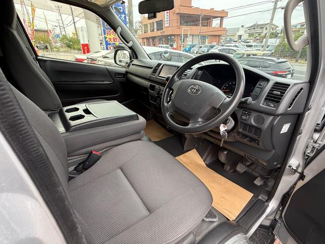 ハイエースバン ロングＤＸ　・パワーリフト装着車・Ｂｌｕｅｔｏｏｔｈオーディオ・ワンセグＴＶ・電動格納ミラー・ＥＴＣ・リアクーラー・トヨタ純正ナビ・前後ドライブレコーダー・６人乗り・（9枚目）
