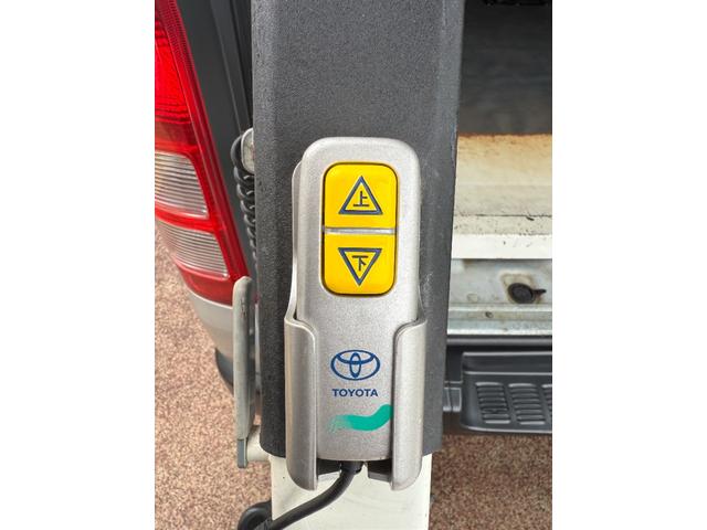 ハイエースバン ロングＤＸ　・パワーリフト装着車・Ｂｌｕｅｔｏｏｔｈオーディオ・ワンセグＴＶ・電動格納ミラー・ＥＴＣ・リアクーラー・トヨタ純正ナビ・前後ドライブレコーダー・６人乗り・（21枚目）