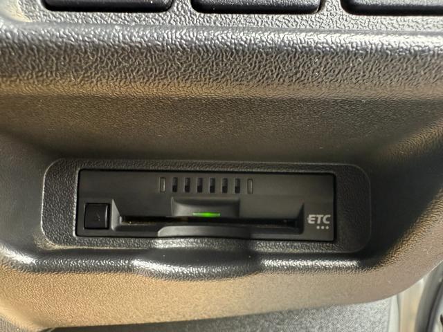ハイエースバン ロングＤＸ　・パワーリフト装着車・Ｂｌｕｅｔｏｏｔｈオーディオ・ワンセグＴＶ・電動格納ミラー・ＥＴＣ・リアクーラー・トヨタ純正ナビ・前後ドライブレコーダー・６人乗り・（30枚目）