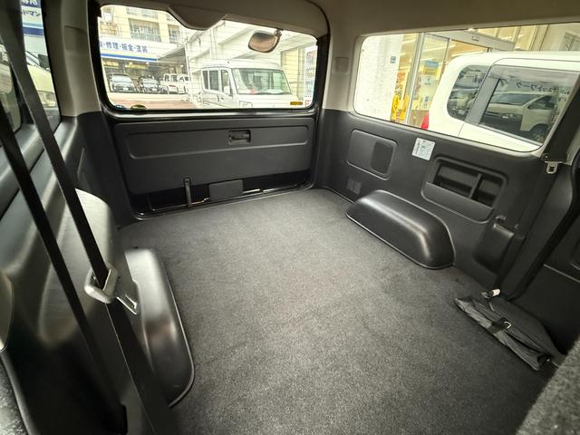 ハイエースバン ロングワイドスーパーGL ・Bluetoothオーディオ・フルセグTV・バックカメラ・両側パワースライドドア・プッシュスタート・足元イルミネーションLED・SDナビ・デジタルエアコン・電動格納ミラー・ETC・リアクーラー(14枚目)