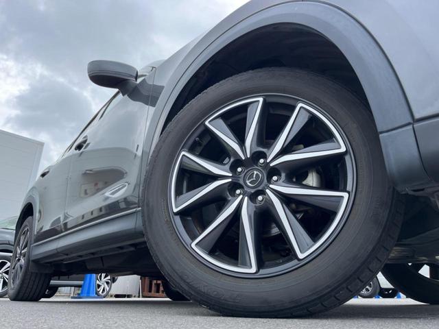 ＣＸ－５ ＸＤ　Ｌパッケージ　ＢＯＳＥサウンド　マツダコネクトナビ　禁煙車　レーダークルーズ　衝突軽減装置　黒革シート　バックカメラ　メモリー機能付きパワーシート　フルセグ　Ｂｌｕｅｔｏｏｔｈ再生　革巻きステアリング　ＥＴＣ（16枚目）