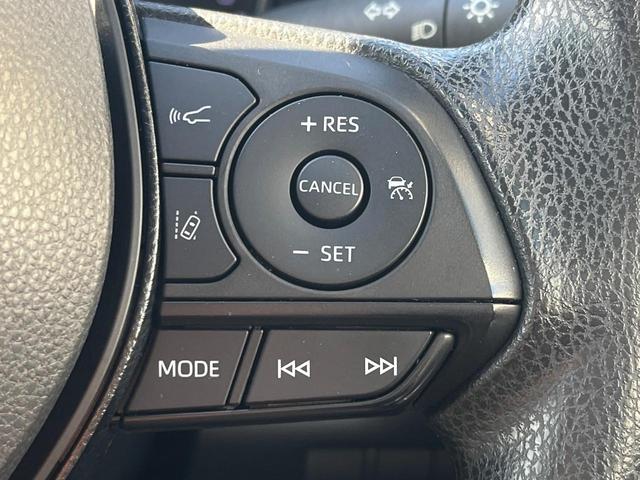 【レーダークルーズコントロール】高速道路での長距離走行が楽に！！自動で速度を保つクルーズコントロールが、衝突軽減システムと連携し、前方の車両を感知して車間を保つように速度調節してくれます！！