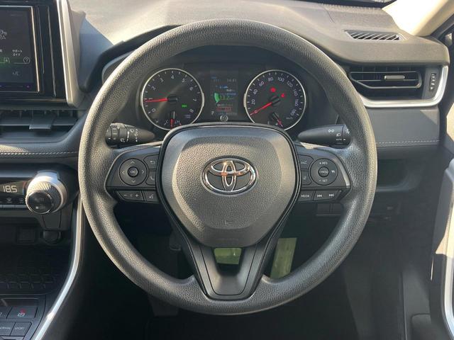 ステアリングも使用感が少なく、きれいな状態となっております♪