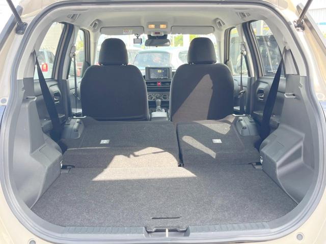 普段のお買い物や通勤、送迎等に十分な荷室スペースを確保しております。セカンドシートを倒すと、大きな荷物の積載も可能です♪