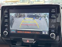 【バックカメラ】駐車時に後方がリアルタイム映像で確認できます。大型商業施設や立体駐車場での駐車時や、夜間のバック時に大活躍！運転スキルに関わらず、今や必須となった装備のひとつです！ 4