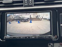 【バックカメラ】駐車時に後方がリアルタイム映像で確認できます。大型商業施設や立体駐車場での駐車時や、夜間のバック時に大活躍！運転スキルに関わらず、今や必須となった装備のひとつです！ 5