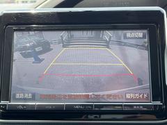 【バックカメラ】駐車時に後方がリアルタイム映像で確認できます。大型商業施設や立体駐車場での駐車時や、夜間のバック時に大活躍！運転スキルに関わらず、今や必須となった装備のひとつです！ 4