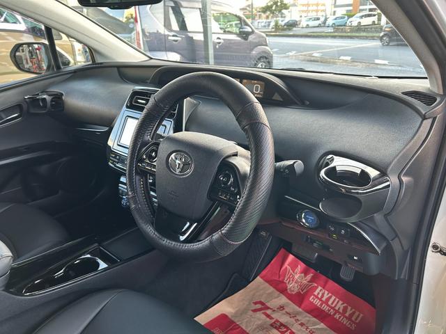 運転中、前方から目線をそらすことなくオーディオ等の操作が可能な便利な機能♪