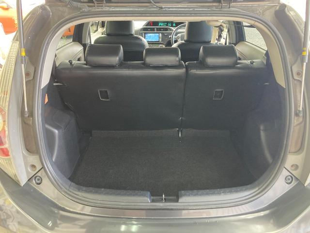 アクア S スマートキー LEDヘッドライト HVバッテリー純正交換歴有り 純正フルセグナビ Bluetoothオーディオ バックカメラ 15イインチアルミ ETC(16枚目)