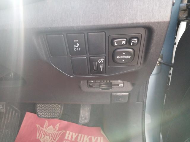 プリウスPHV S ★車検整備付き★ PHV車 バックカメラ ETC HIDヘッドライト CD TV プッシュスタート スマートキー 納車時、バッテリー/ワイパー/エンジンオイル/オイルフィルター/新品交換します(11枚目)