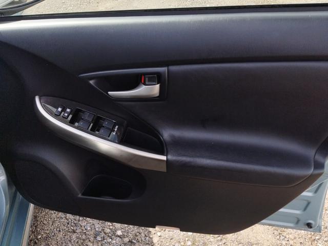 プリウスPHV S ★車検整備付き★ PHV車 バックカメラ ETC HIDヘッドライト CD TV プッシュスタート スマートキー 納車時、バッテリー/ワイパー/エンジンオイル/オイルフィルター/新品交換します(23枚目)