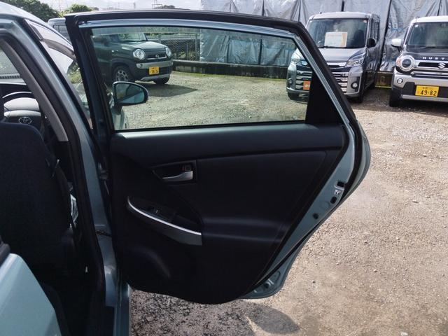 プリウスPHV S ★車検整備付き★ PHV車 バックカメラ ETC HIDヘッドライト CD TV プッシュスタート スマートキー 納車時、バッテリー/ワイパー/エンジンオイル/オイルフィルター/新品交換します(26枚目)