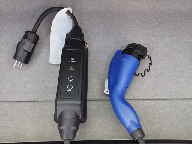 プリウスPHV S ★車検整備付き★ PHV車 バックカメラ ETC HIDヘッドライト CD TV プッシュスタート スマートキー 納車時、バッテリー/ワイパー/エンジンオイル/オイルフィルター/新品交換します(32枚目)