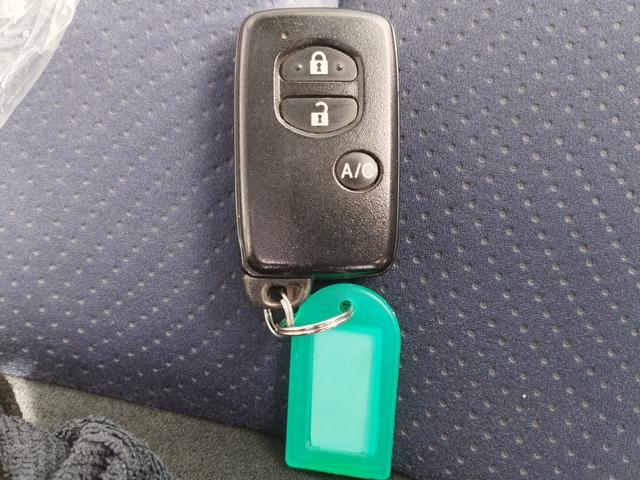 プリウスPHV S ★車検整備付き★ PHV車 バックカメラ ETC HIDヘッドライト CD TV プッシュスタート スマートキー 納車時、バッテリー/ワイパー/エンジンオイル/オイルフィルター/新品交換します(49枚目)