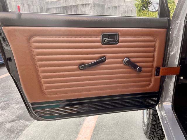 ジムニー サマーウインド　リミテッド　・ヴィンテージカスタムｖｅｒＦ６・ＭＴ車・本土仕入・修復歴無し・全塗装・リフトアップ（63枚目）