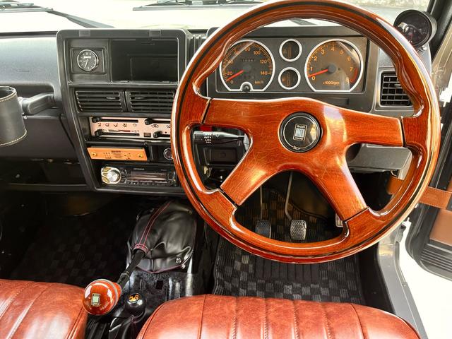 ジムニー サマーウインド　リミテッド　・ヴィンテージカスタムｖｅｒＦ６・ＭＴ車・本土仕入・修復歴無し・全塗装・リフトアップ（66枚目）