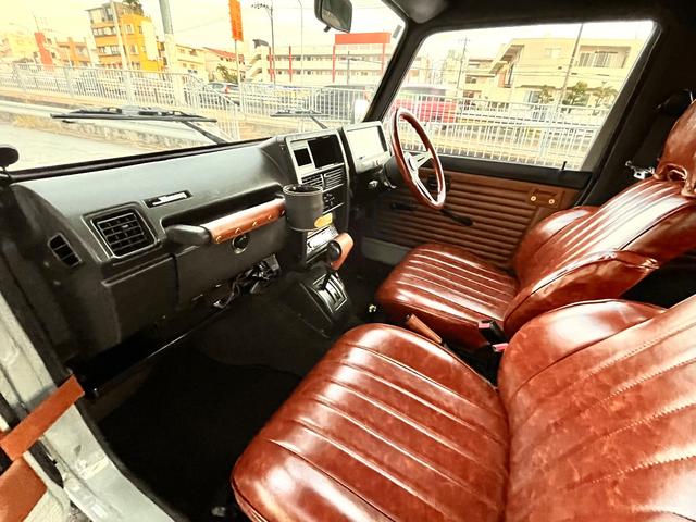 ジムニー ランドベンチャー　最終５型ヴィンテージカスタムｖｅｒ　Ｇ１・ＡＴ車・本土仕入・全塗装・リフトアップ（62枚目）