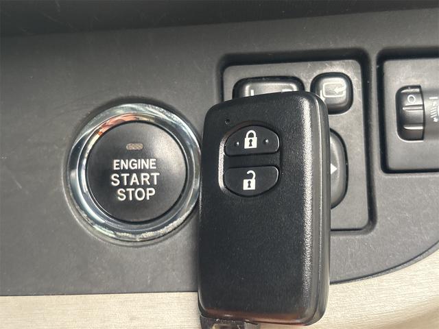 『TOTAL CAR SHOP FEEL』は、ハンドルカバーやアクセサリー、ホイール等の販売も充実!お客様のカーライフをサポート☆詳細は『FEEL』の元気なスタッフまで→0078-6042-5806☆