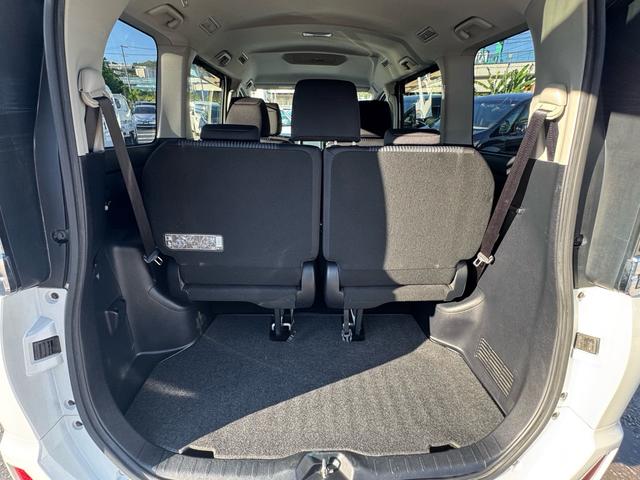ヴォクシー ＺＳ　本土車両　一年保証　両側パワースライドドア　アイドリングＯＦＦスイッチ　エコカー　スマートキー（17枚目）