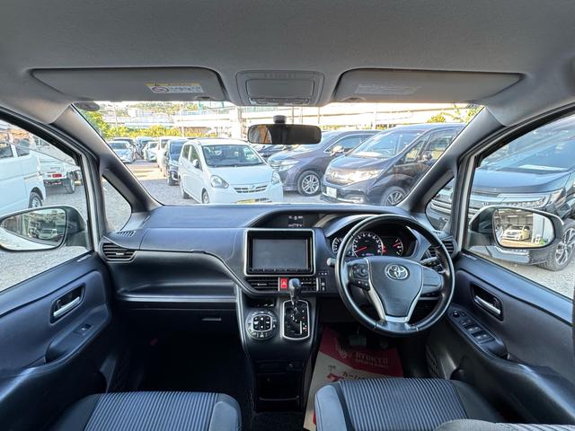 ヴォクシー ＺＳ　本土車両　一年保証　両側パワースライドドア　アイドリングＯＦＦスイッチ　エコカー　スマートキー（42枚目）