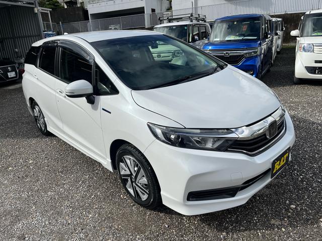 シャトル ハイブリッド　ホンダセンシング　本土車両　バックカメラ　Ｂｌｕｅｔｏｏｔｈ　ナビ　ＦＭ　ＡＭ　ラジオ　スマートキー２つ　衝突事故軽減システム　レーンアシスト　タイヤ４本交換