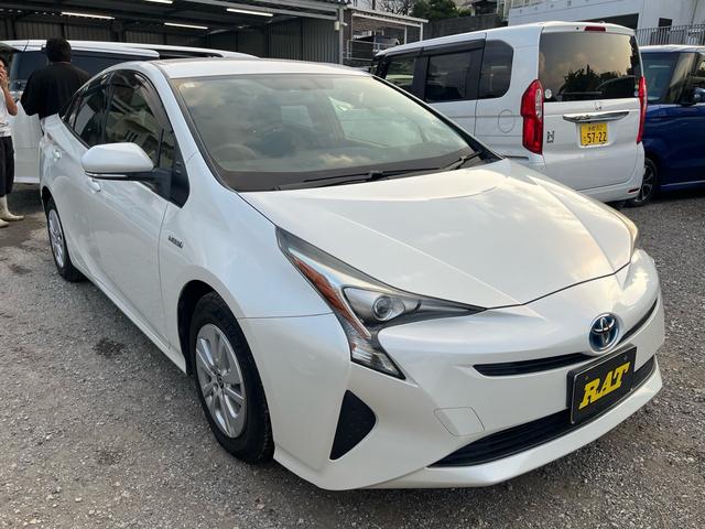 プリウス Ｓ　ナビ　ＣＤ　ＤＶＤ　ＡＭ　ＦＭ　ラジオ　ＴＶ　Ｂｌｕｅｔｏｏｔｈ　ＥＴＣ　ステアリングスイッチ　プッシュスタート　スマートキー２個（3枚目）