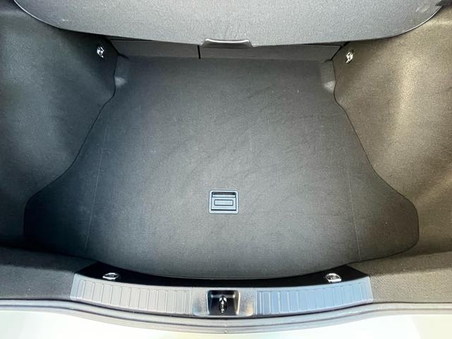 プリウス Ｓ　ナビ　ＣＤ　ＤＶＤ　ＡＭ　ＦＭ　ラジオ　ＴＶ　Ｂｌｕｅｔｏｏｔｈ　ＥＴＣ　ステアリングスイッチ　プッシュスタート　スマートキー２個（17枚目）