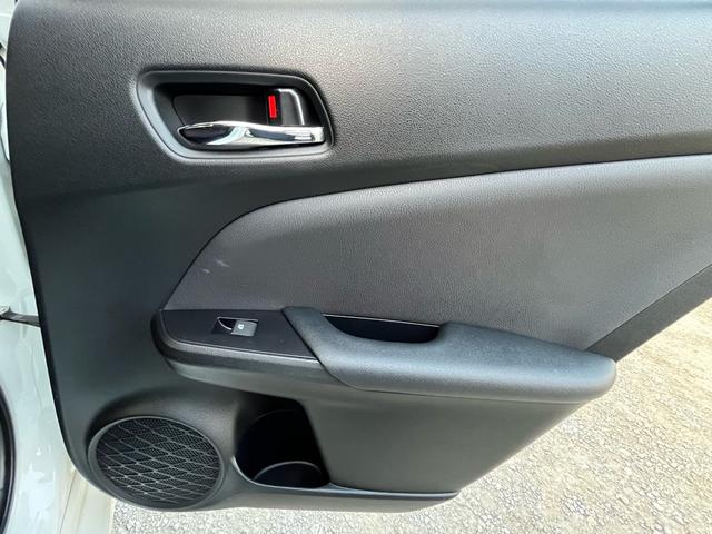 プリウス Ｓ　ナビ　ＣＤ　ＤＶＤ　ＡＭ　ＦＭ　ラジオ　ＴＶ　Ｂｌｕｅｔｏｏｔｈ　ＥＴＣ　ステアリングスイッチ　プッシュスタート　スマートキー２個（24枚目）