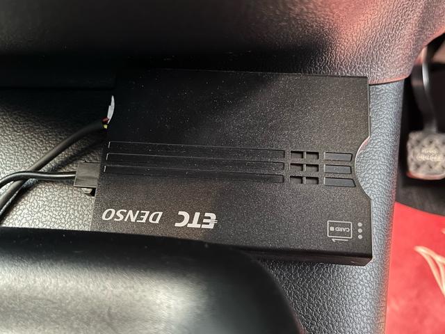 プリウス Ｓ　ナビ　ＣＤ　ＤＶＤ　ＡＭ　ＦＭ　ラジオ　ＴＶ　Ｂｌｕｅｔｏｏｔｈ　ＥＴＣ　ステアリングスイッチ　プッシュスタート　スマートキー２個（50枚目）