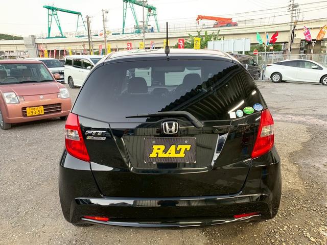 フィット 　１年保証　ＥＴＣ　電動格納ミラー　ＦＭ　ＡＭ　ラジオ　ＡＵＸ　光軸調整　スマートキー２つ（13枚目）