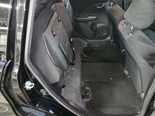 フィット 　１年保証　ＥＴＣ　電動格納ミラー　ＦＭ　ＡＭ　ラジオ　ＡＵＸ　光軸調整　スマートキー２つ（27枚目）