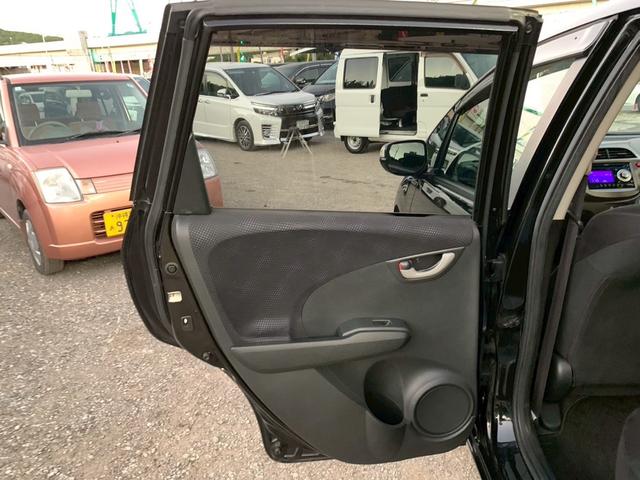 フィット 　１年保証　ＥＴＣ　電動格納ミラー　ＦＭ　ＡＭ　ラジオ　ＡＵＸ　光軸調整　スマートキー２つ（31枚目）