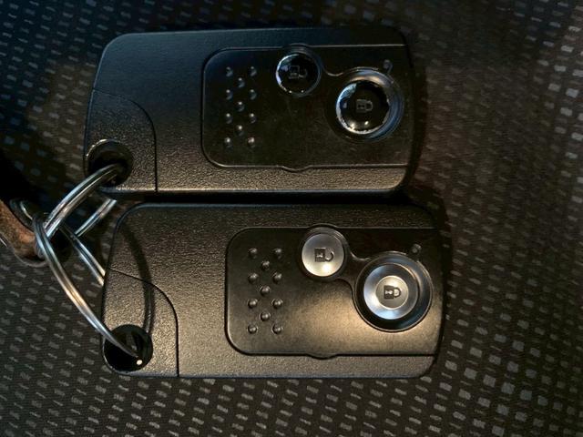 フィット 　１年保証　ＥＴＣ　電動格納ミラー　ＦＭ　ＡＭ　ラジオ　ＡＵＸ　光軸調整　スマートキー２つ（49枚目）