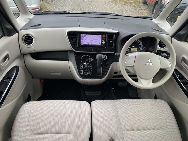 アイポイントが高く、非常に見晴らしの良いコックピットはロングドライブに最適。一度乗ったら病みつきです。