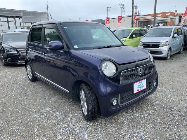 『ＨＩＤライト』一般的なハロゲンライトより白くて明るいライトです夜間の視界が良くなるなどのメリットがあります☆割りと新しいクルマには大体装備されています☆