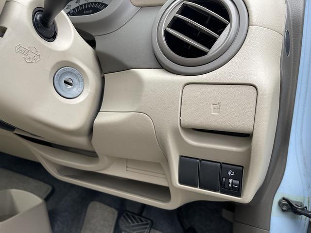 アルト F ・黒.水色ツートンカラー・フラットシート・純正オーディオ・CD・キーレスエントリー(31枚目)